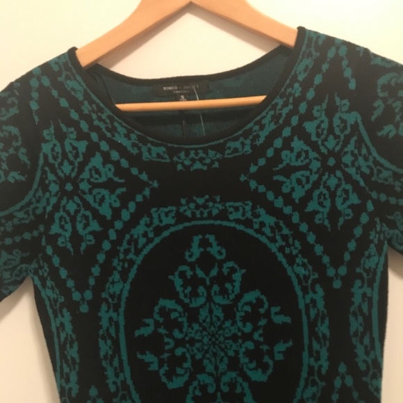 Romeo & Juliet Couture Medallion Sweater Dress-S - Picture 7 of 9